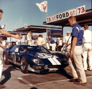 Carroll Smith at a pit stop for Lloyd Ruby, Daytona 24 Hours