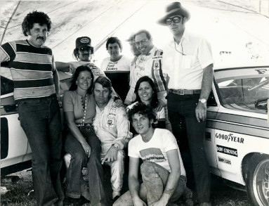 Carroll Smith with Australian Touring Car winners Alan Moffat and Colin Bond in Bathhurst, 1977.