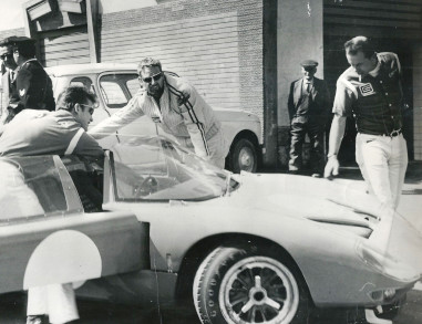 Carroll Smith with an early GT-40 prototype in Italy, 1966